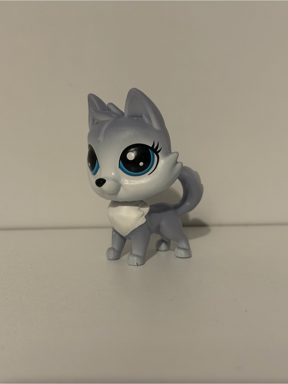 Littlest Pet Shop gray and white husky